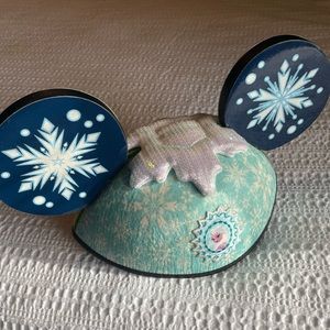 NWT Disney Frozen Elsa Anna Ear Hat